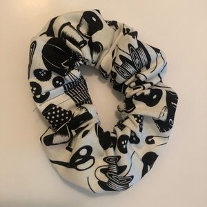 Sewing design hair scrunchie. Never worn/Brand new and handmade by me 😊